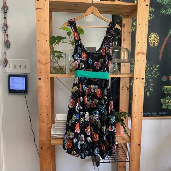 Anthropologie Moulinette Soeurs Black Floral Print Green Belt Sleeveless Dress - Picture 2 of 15